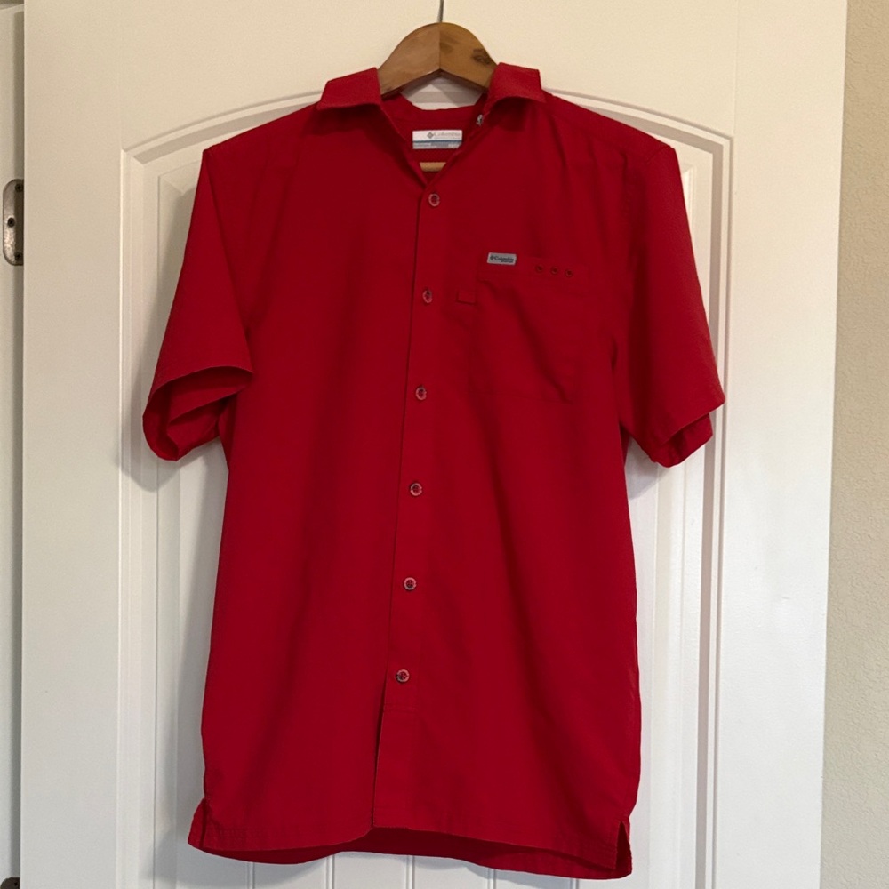 Columbia Men's Bright Red Short-Sleeve Button-Down Shirt
